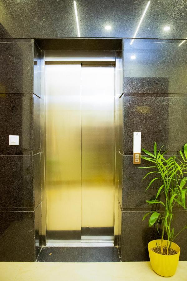 Lime Tree Luxury Studio - Service Apartment Near Artemis Hospital ,Gurgaon Bagian luar foto