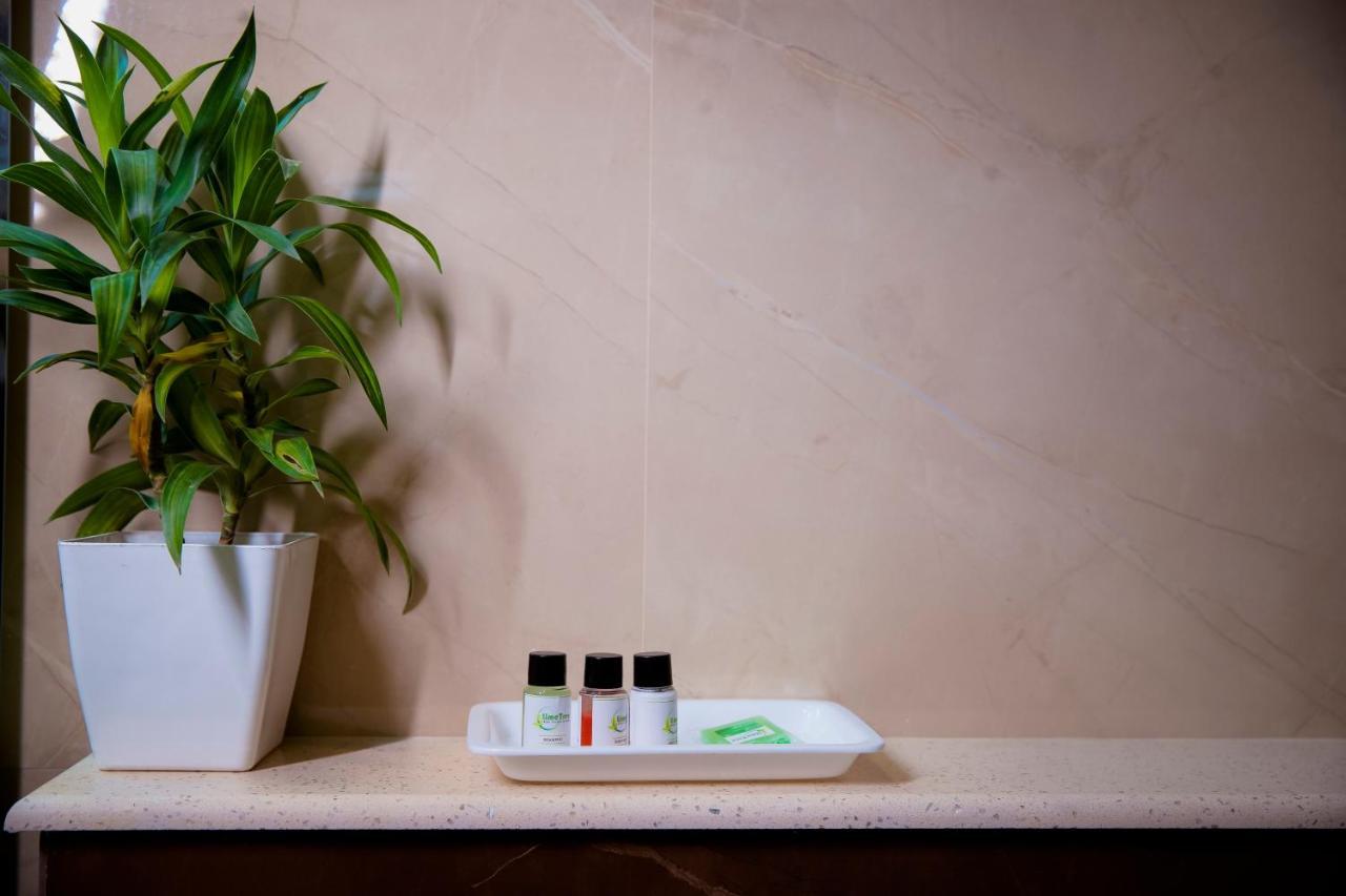 Lime Tree Luxury Studio - Service Apartment Near Artemis Hospital ,Gurgaon Bagian luar foto
