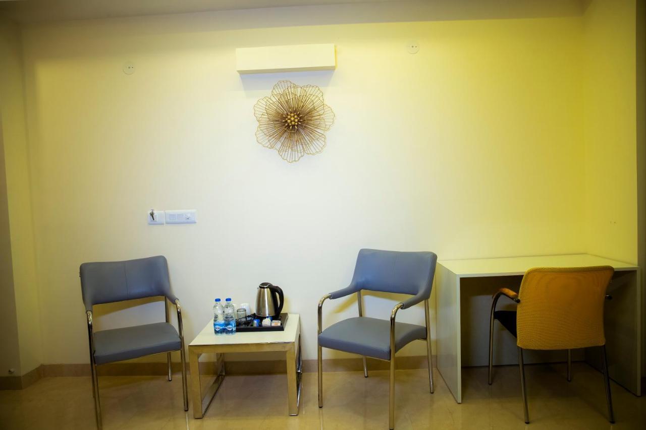 Lime Tree Luxury Studio - Service Apartment Near Artemis Hospital ,Gurgaon Bagian luar foto